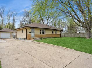 4022 Madison Ave, Des Moines, IA 50310
