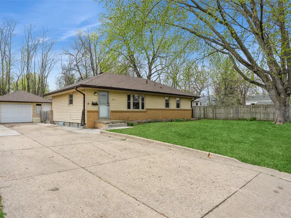4022 Madison Ave, Des Moines, IA 50310