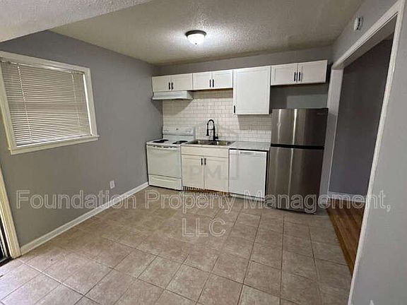 4th image of 34 N Idlewild St #7