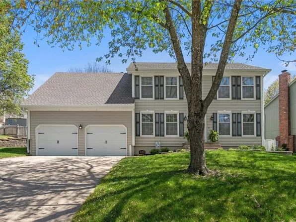 2301 NE 79th Pl, Gladstone, MO 64118