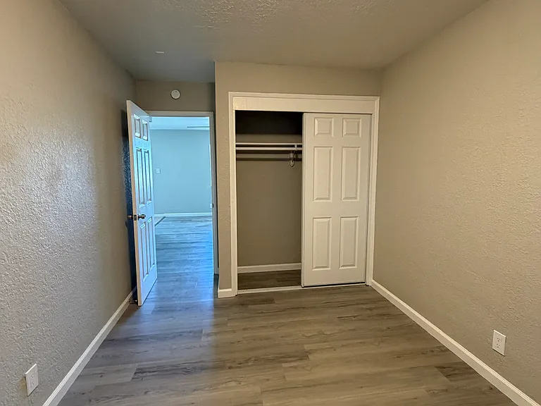 1810 E 25th St #204 — Photo 5