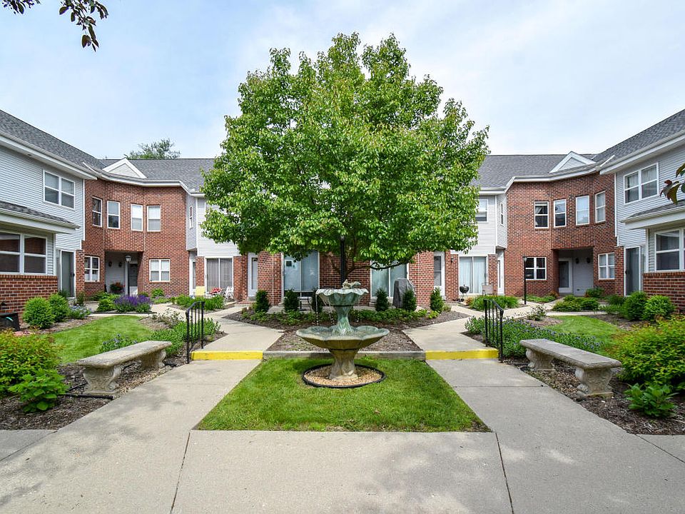 1st image of 2572 N Farwell Ave #11