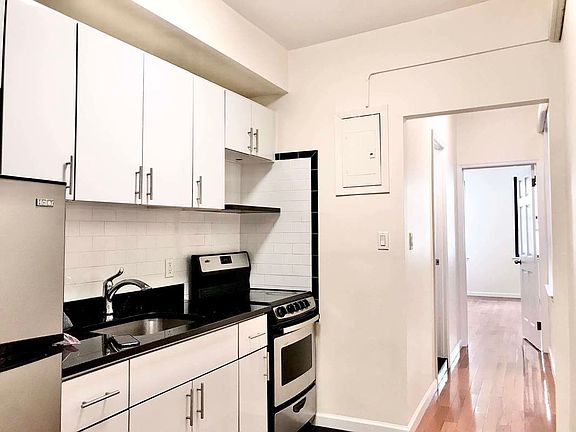 3rd image of 263 1st Ave APT 6