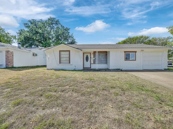 301 S Forest Crest Dr, Garland, TX 75042