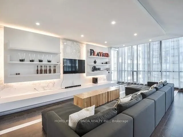 8 Charlotte St #511 — Photo 16