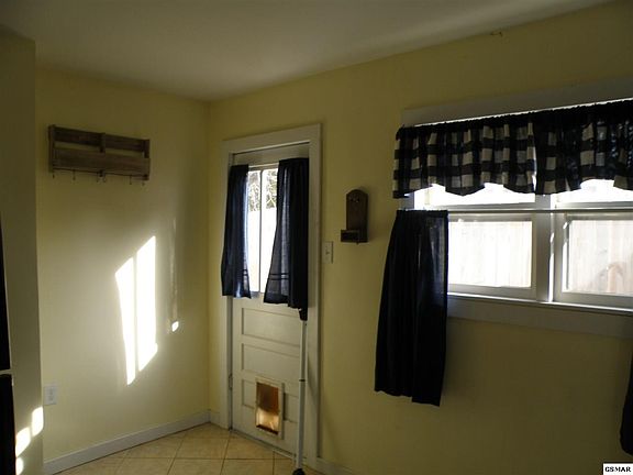 3rd image of 961 Thorngrove Pike