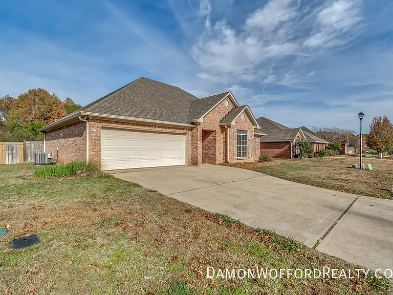 119 Kenzie Dr — Photo 52