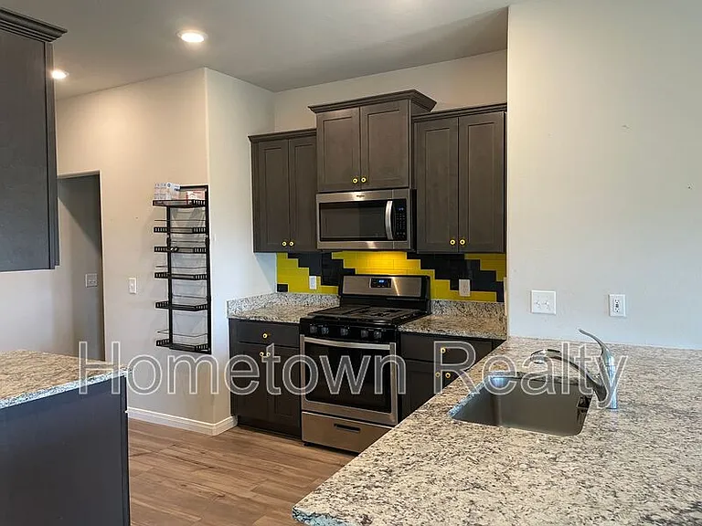 1712 Vermilion Ln — Photo 16