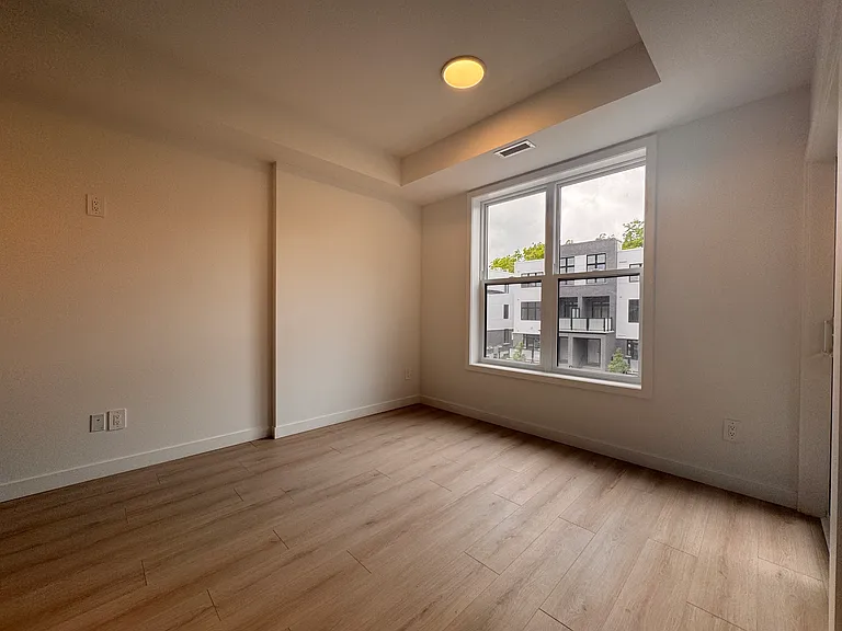 31 Mill St #12 — Photo 2