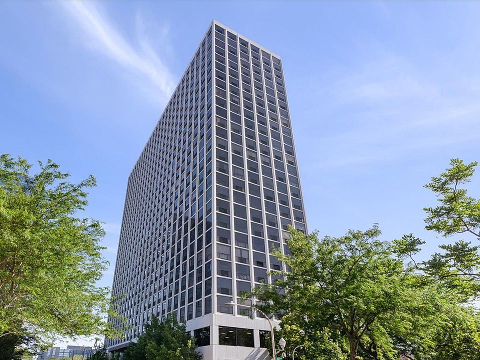 1st image of 4343 N Clarendon Ave APT 2304