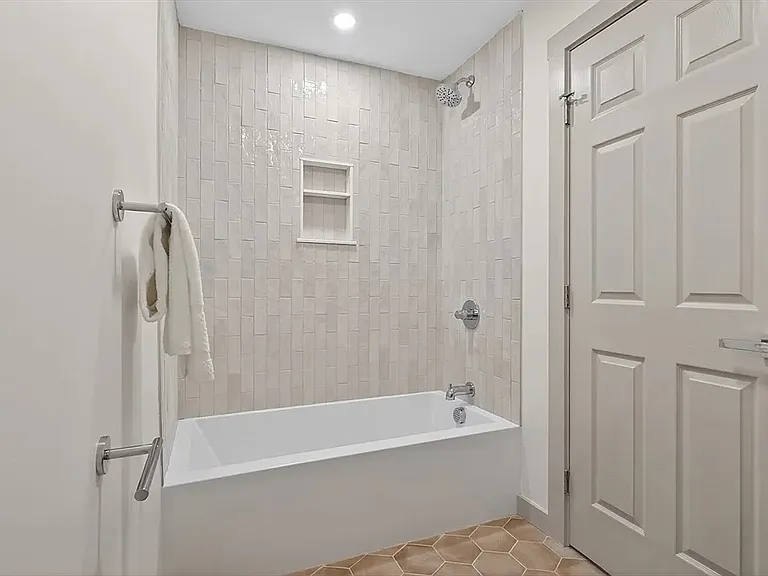 79 Fox St #1 — Photo 7
