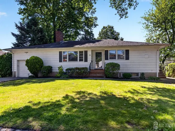 35 Nassau St, Clark, NJ 07066
