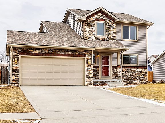 3rd image of 499 Meadow Brook Pl