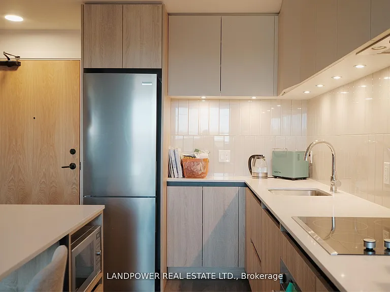 7950 Bathurst St #313 — Photo 1