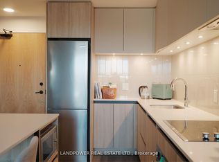 7950 Bathurst St #313, Vaughan, ON L4J 0L4