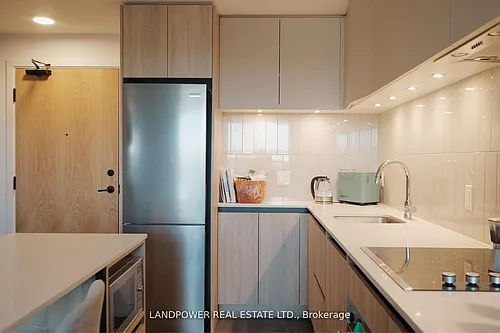 7950 Bathurst St #313 Photo 1