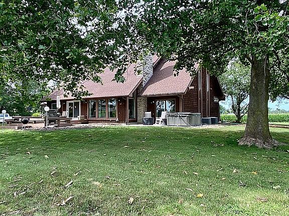 2nd image of 525 James Dr