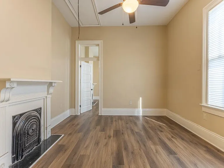 2329 Columbus St — Photo 8