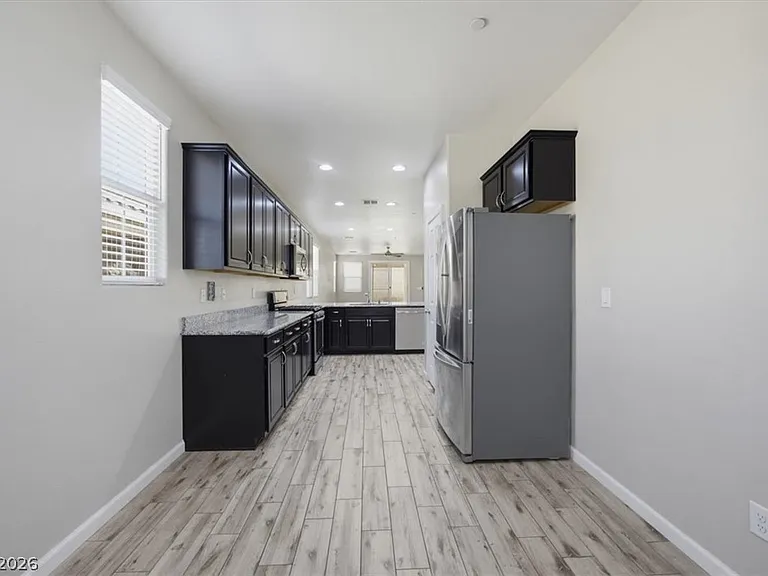 917 Spiracle Ave — Photo 11