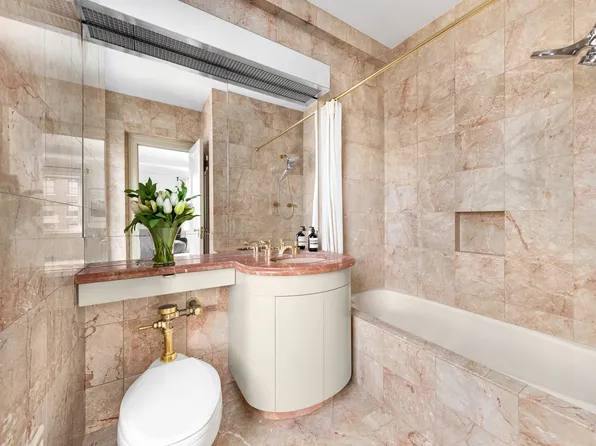 975 Park Avenue image 5 of 19