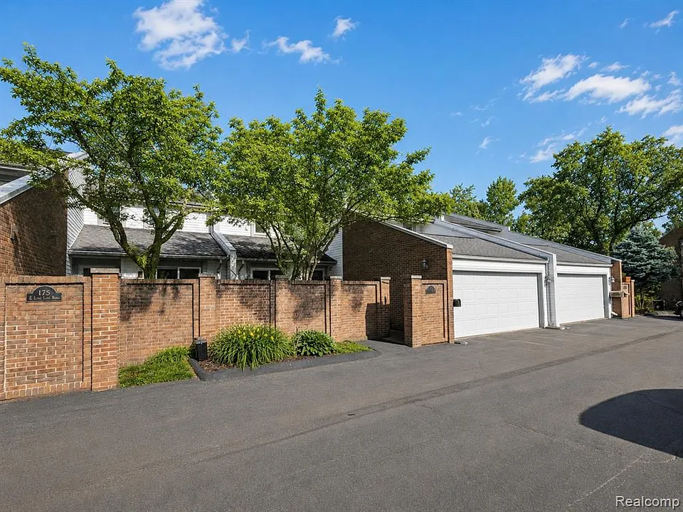 177 E Long Lake Rd