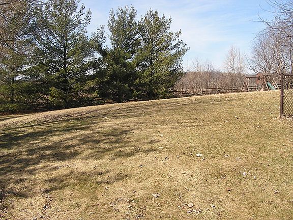 approx 1 acre treed lot