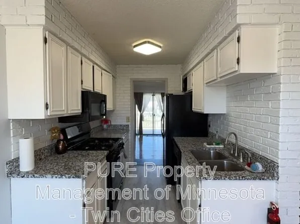 12186 Drake St NW, Coon Rapids, MN 55448