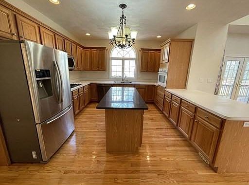 5th image of 26 Arrowwood St
