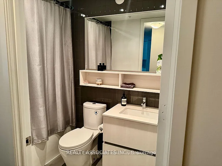 377 Madison Ave #510 — Photo 9