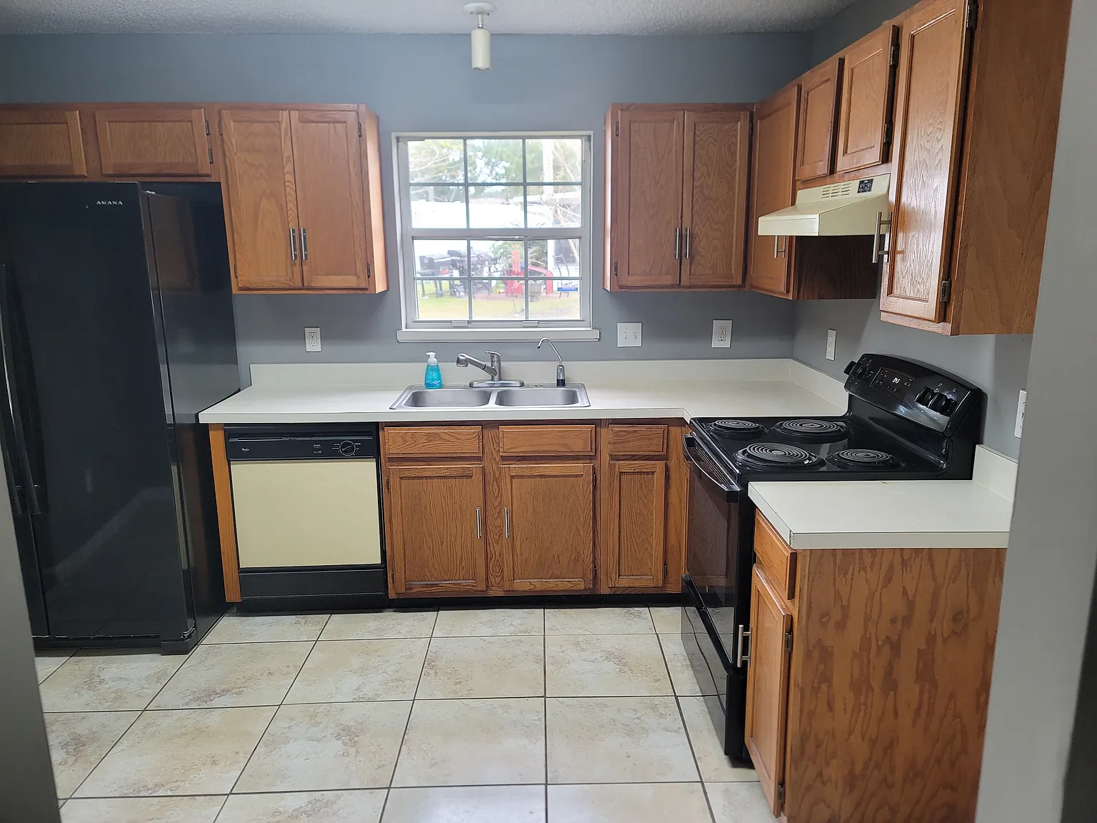 3 bed, 1400 sqft, $1,695 — Photo 2