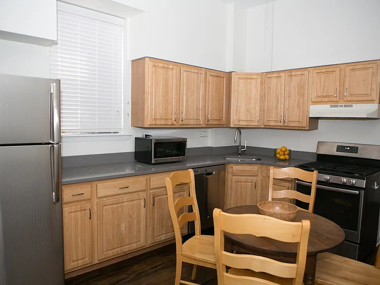 2025 N Clifton Ave #2F — Photo 6