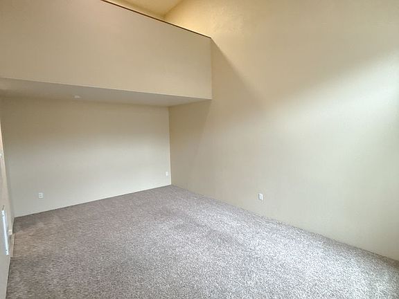 3rd image of 5620-5622 N Hills Dr