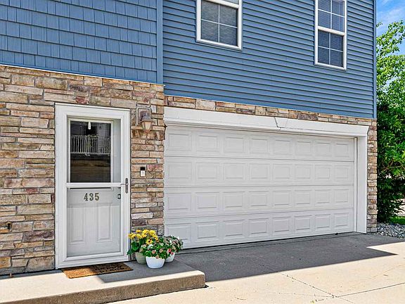 3rd image of 435 Glenmoor Pl
