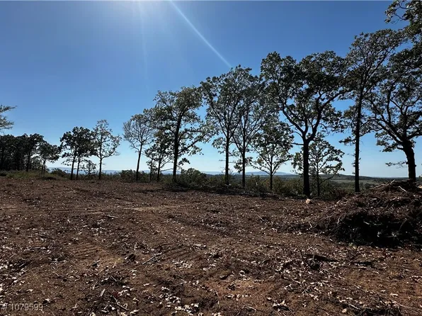 2 Hillcrest Dr, Heavener, OK 74937