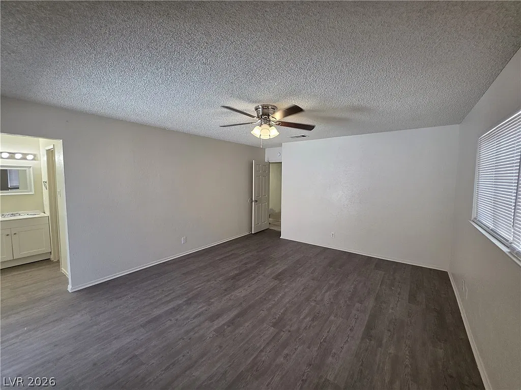 3 bed, 2.0 bath, 1620 sqft, $1,759 — Photo 4