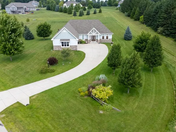 4224 Meadowlark LANE, Hubertus, WI 53033