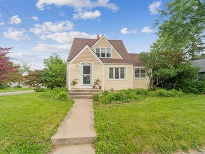2204 Washington St, Cedar Falls, IA, 50613