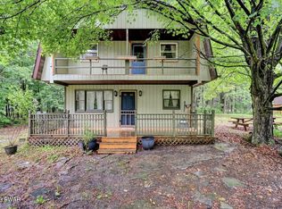 20 Wash Rd, Waymart, PA 18472