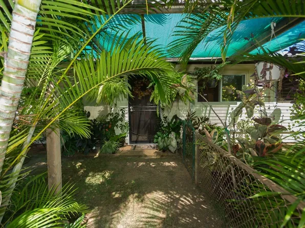 7835 Iwipolena Rd, Kekaha, HI 96752