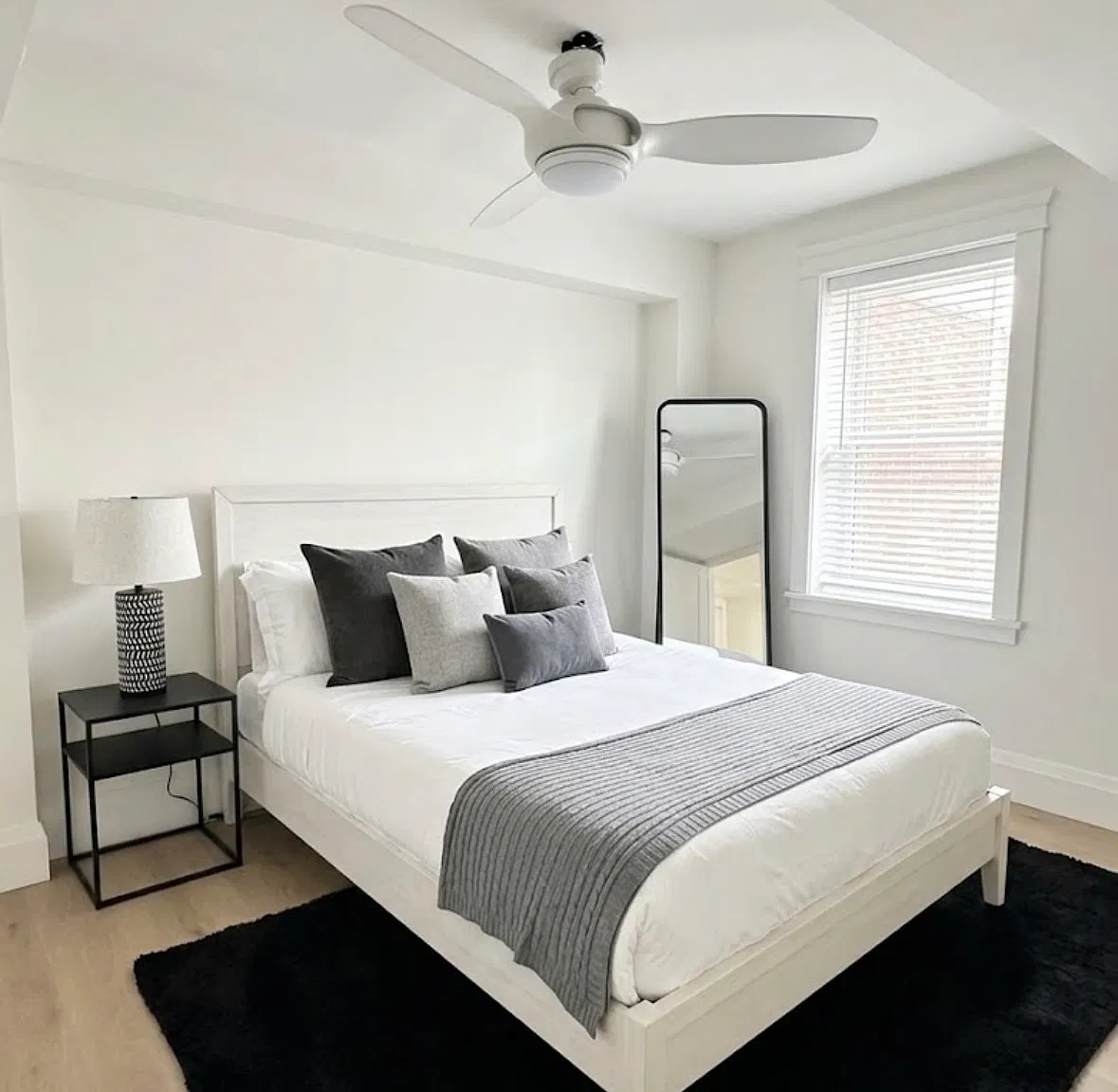 2 bed, 1020 sqft, $4,000 — Photo 3