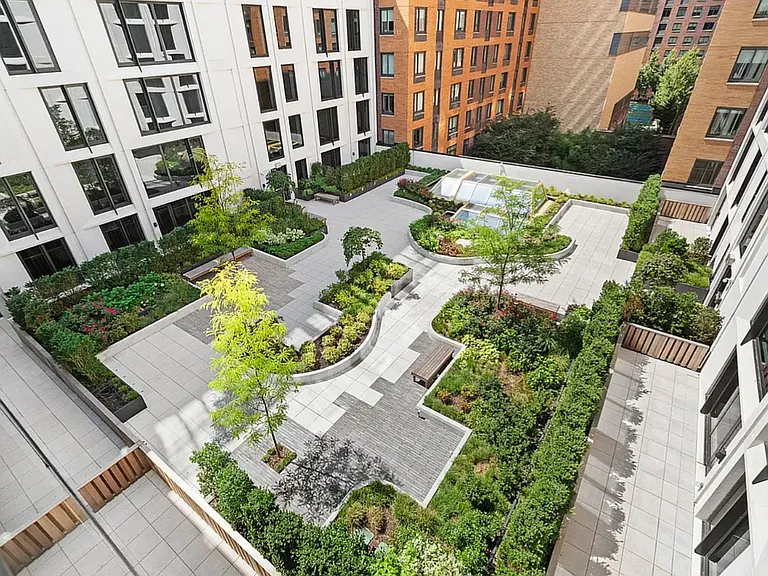 500 W 45th St #701 — Photo 11
