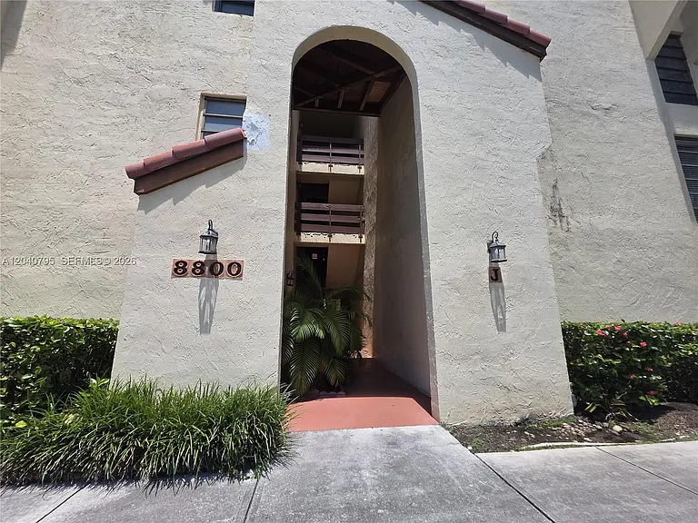 8800 SW 123rd Ct #J105 — Photo 2