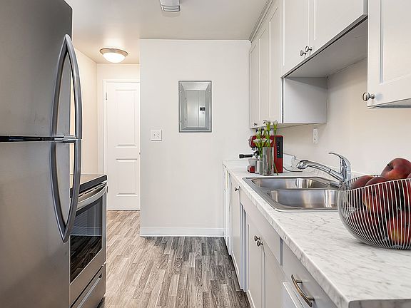 2nd image of 2302-2320 Colby Ave #22