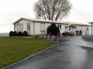 97401 E Michelle Dr, Kennewick, WA 99338