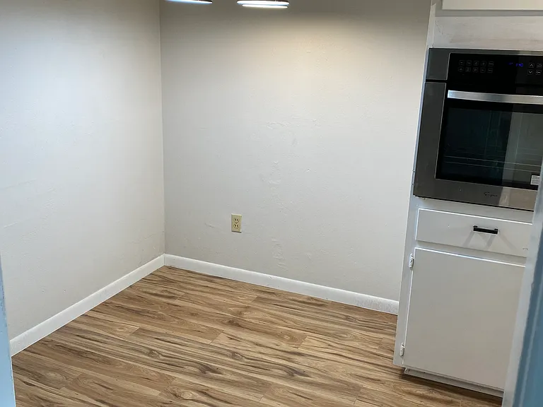 207 Marston Ave #B — Photo 9