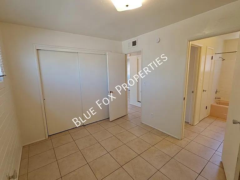 1224 N Camilla Blvd — Photo 12
