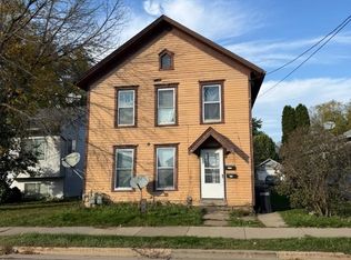 538 Ceape Ave, Oshkosh, WI 54901