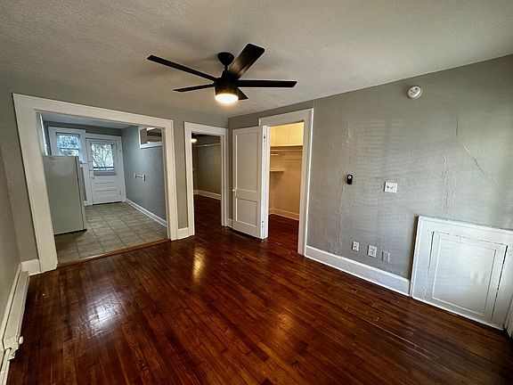 5th image of 1206 Oak St NE APT 3