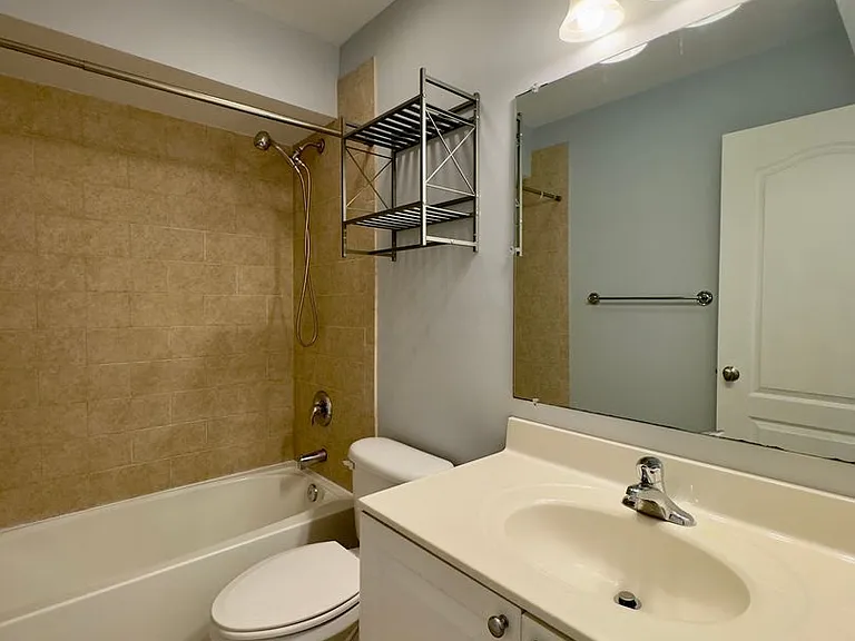 701 S Rose St — Photo 5