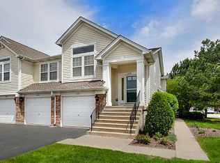 1036 Huntington Dr, Elk Grove Village, IL 60007